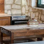 Διαμέρισμα Woodstone Αλυκανάς